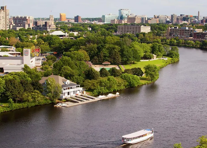 Doubletree Suites By Hilton Hotel Boston - Cambridge