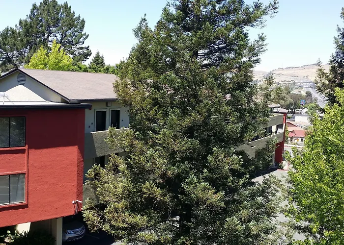 Resort: Surestay Hotel By Best Western Vallejo Napa Valley