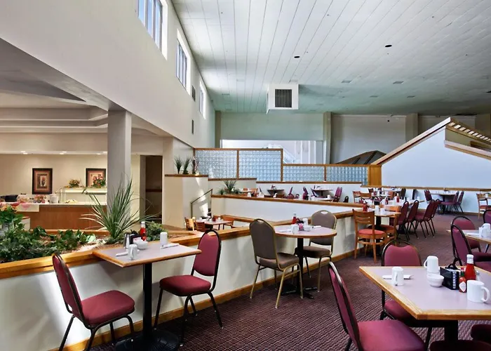 Cheap hotel: Salina Ambassador Hotel & Conference Center