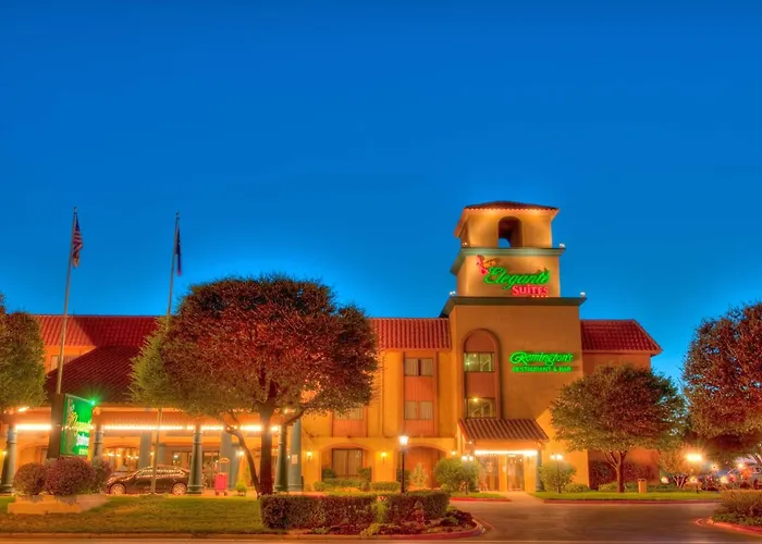 Hotel with pool: Mcm Elegante Suites Abilene
