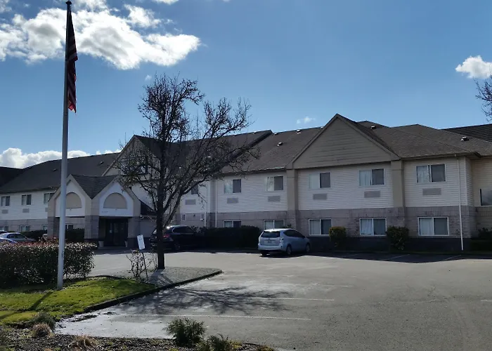 Cheap hotel: Days Inn & Suites By Wyndham Vancouver