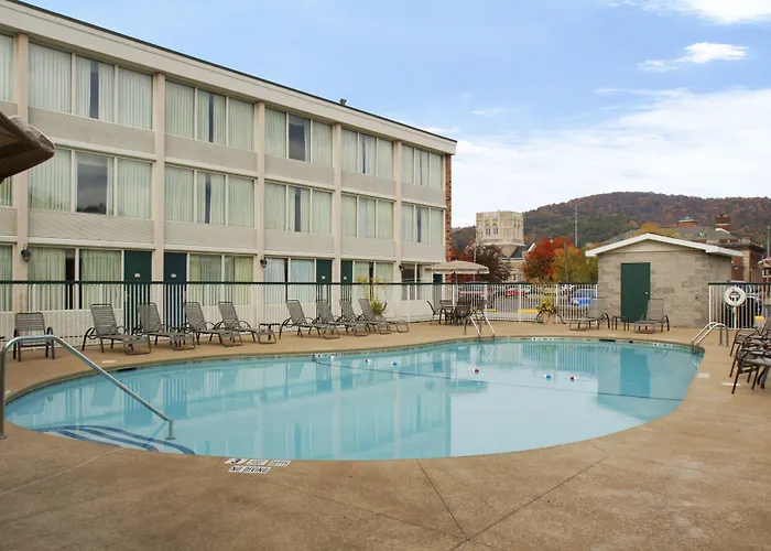 Central hotel: Best Western Plus Bradford Inn