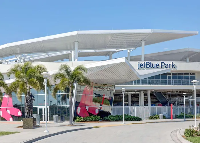 Pets Allowed Hotel Howard Johnson By Wyndham Ft. Myers Fl