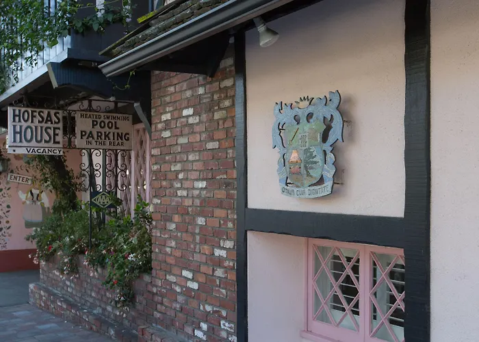  Hofsas House