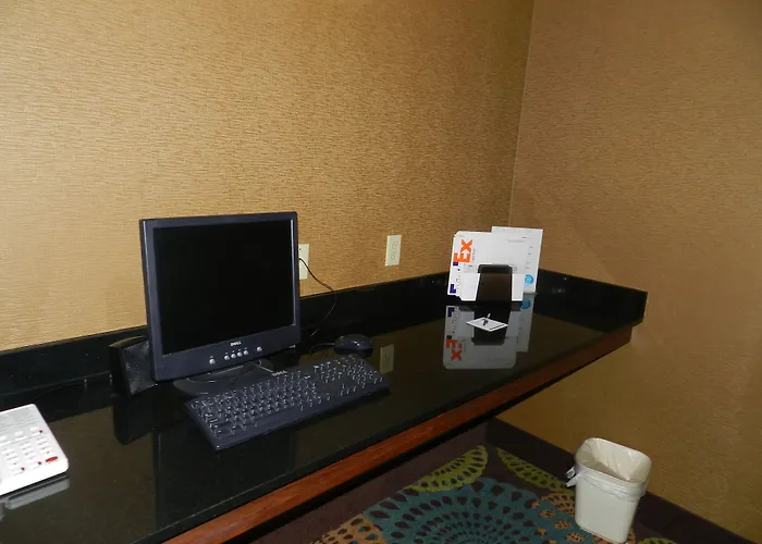 Hotel: Holiday Inn Express Anderson I-85 - Exit 27- Highway 81 By Ihg