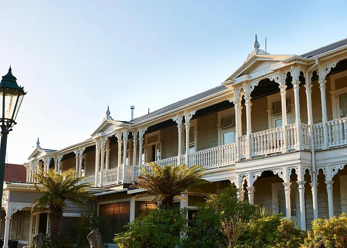 Luxury hotel only: Prince'S Gate Hotel