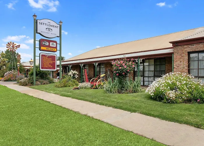 Family Hotel: The Settlement Historic Hotel