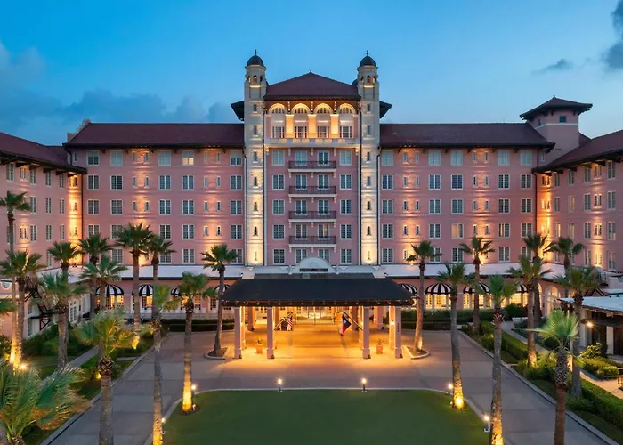 Pet Friendly hotel: Grand Galvez Resort, Autograph Collection