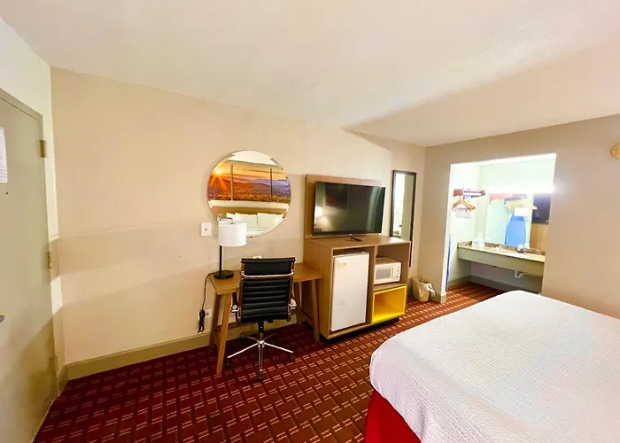 Days Inn By Wyndham Athens