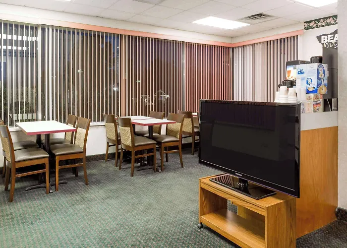 Travelodge By Wyndham Ridgeway Martinsville Area