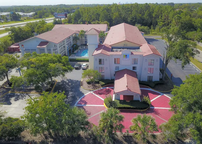 Beach hotel: Soho Inn And Suites Jacksonville North