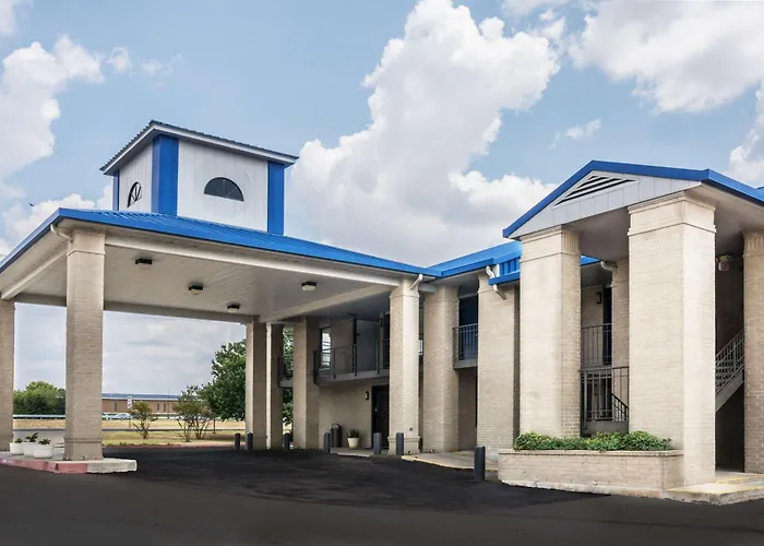 Pet Friendly hotel: Days Inn By Wyndham Killeen Fort Hood