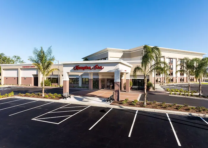 Hotel near College: Hampton Inn Daytona Speedway-Airport