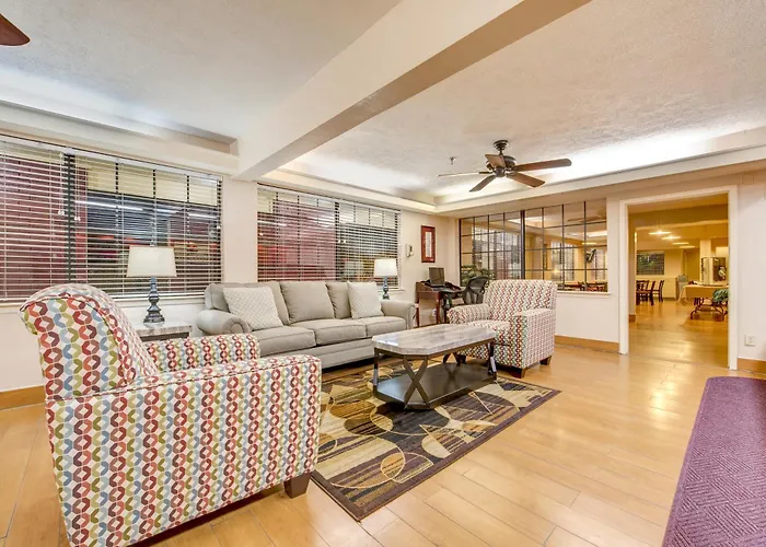 Days Inn By Wyndham College Station University Drive