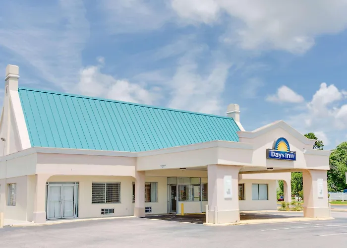 Cheap hotels Days By Wyndham Chester