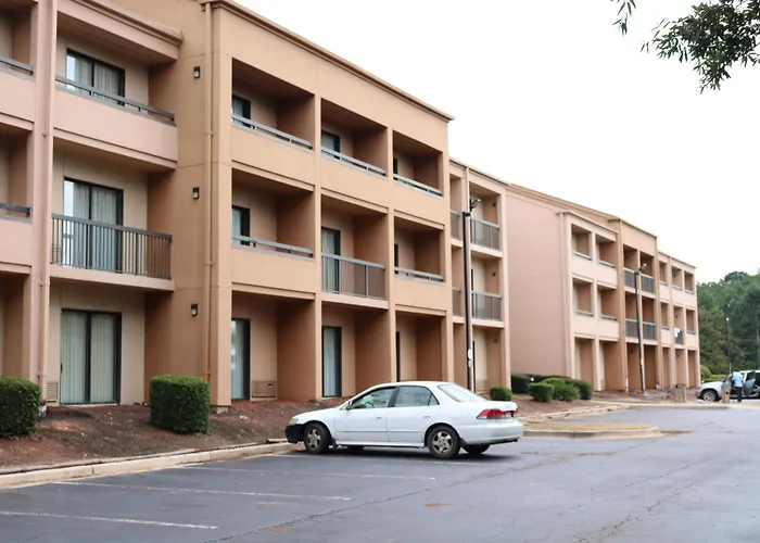 Cheap hotel: Baymont By Wyndham Columbia Northwest