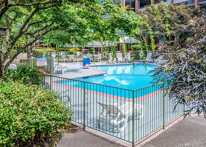 University Place Hotel And Conference Center