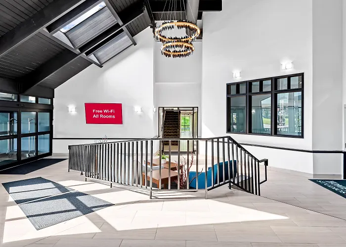 Resort: Ramada By Wyndham Cortland Hotel & Conference Center