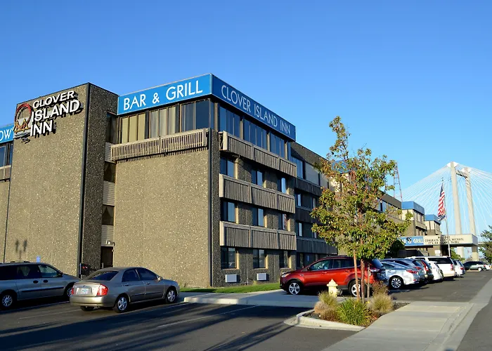 Romantic hotel: Clover Island Inn