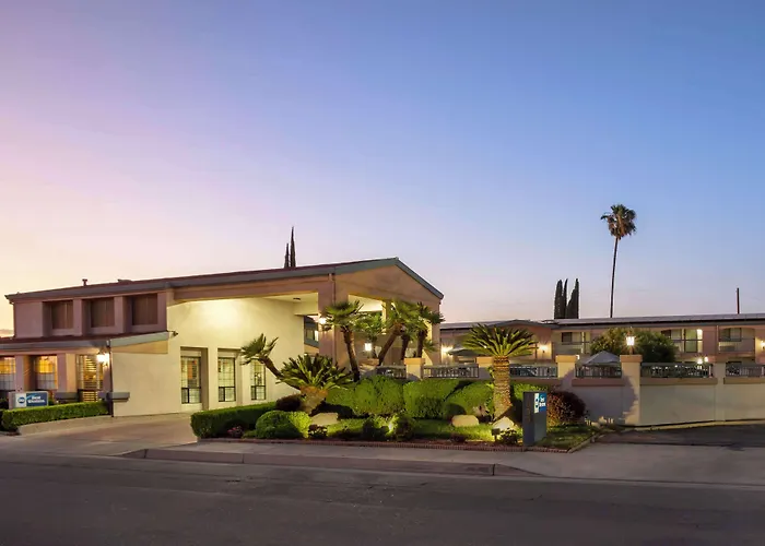 Hotels with pool Best Western Inn