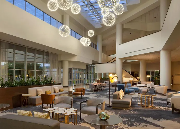 Hotels with tennis Sheraton Arlington