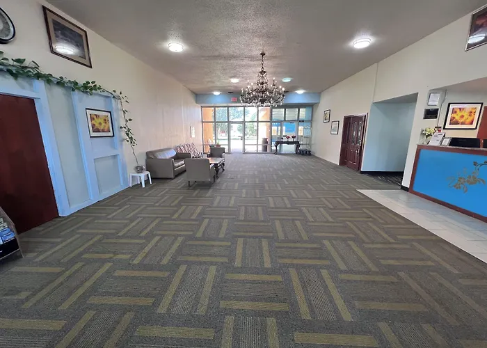 Colby Inn And Suites