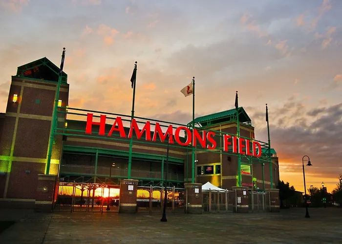 Pet Friendly hotel: University Plaza Hotel