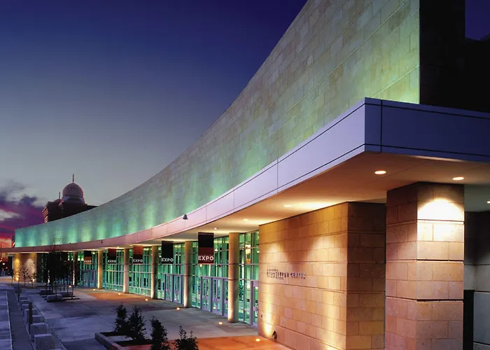 Pet Friendly hotel: University Plaza Hotel