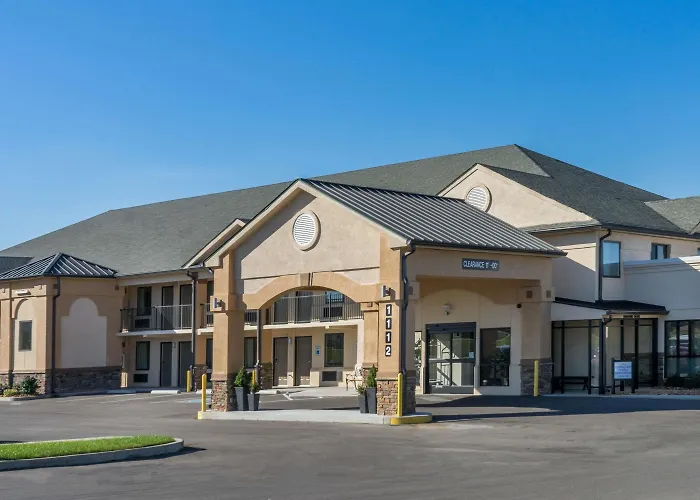 Baymont By Wyndham Clarksville