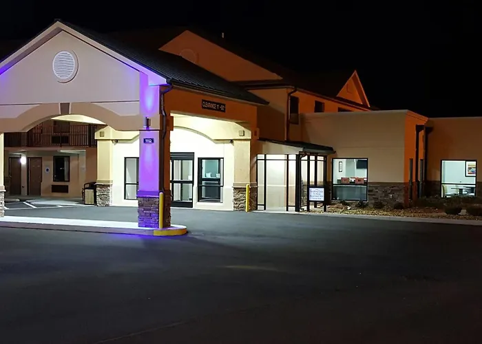 Baymont By Wyndham Clarksville