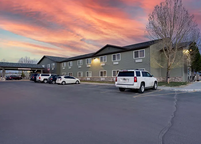 Pet Friendly hotel: Best Western Pinedale Inn