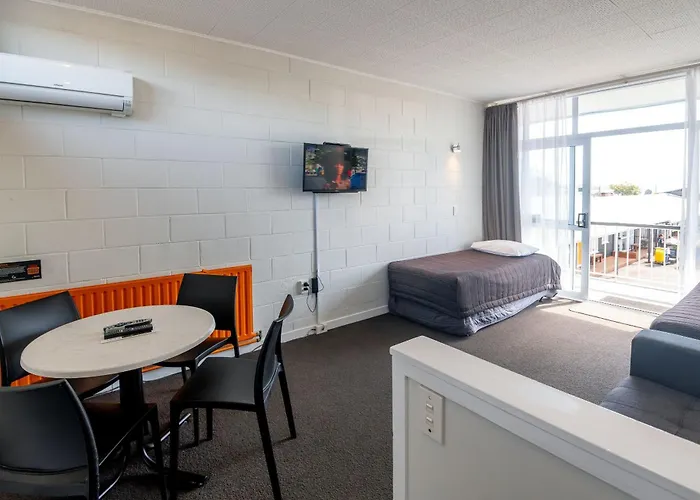 Aura Accommodation