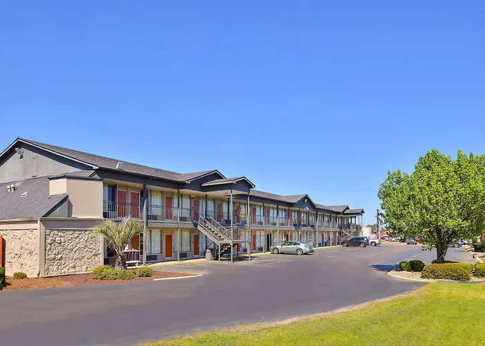 Cheap hotel: Americas Best Value Inn West Monroe