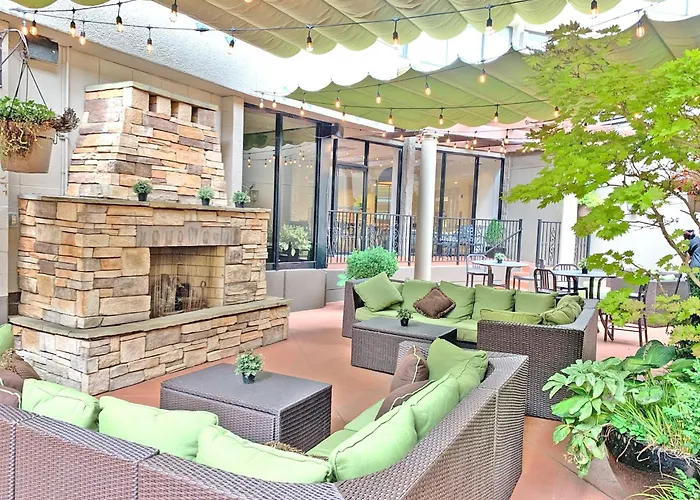 Romantic hotel: Crowne Plaza Hotel Portland-Downtown Convention Center By Ihg