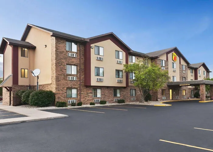 Super 8 By Wyndham Peoria