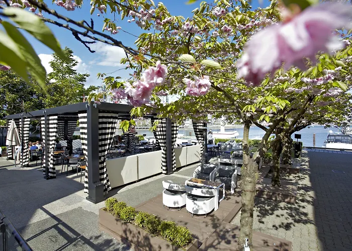 Hotel with Tennis: Granville Island Hotel