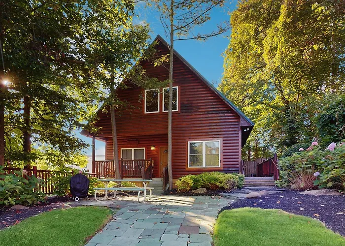 Black Bear Hideaway Cabin