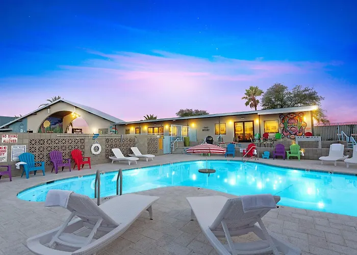 Ping Pong hotel: Hotel Mccoy Tucson - Art, Coffee, Beer, Wine, Pool