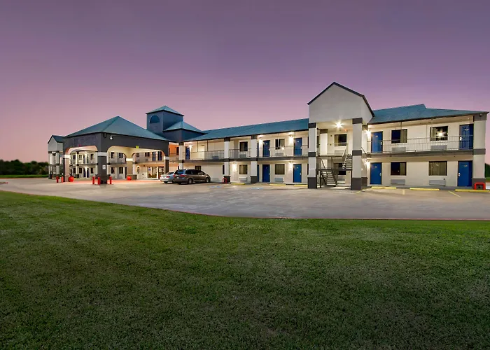 Luxury hotel only: Studio 6 - Texas City, Tx