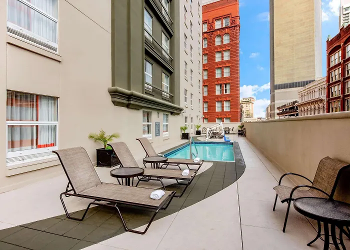 Hôtel accueillant les animaux: La Quinta Inn & Suites By Wyndham New Orleans Downtown