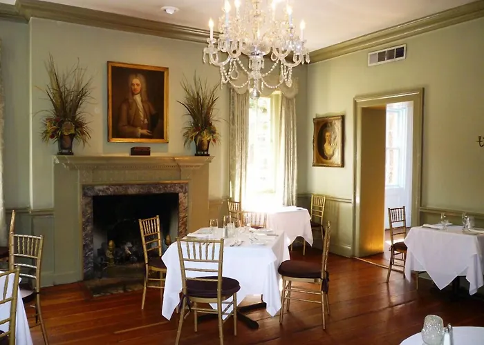 Romantic hotel: Planters Inn On Reynolds Square (Adults Only)