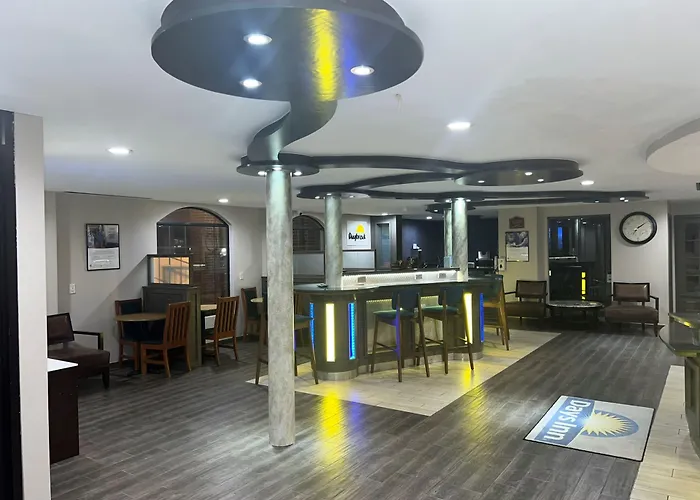 Resort: Days Inn By Wyndham Fayetteville