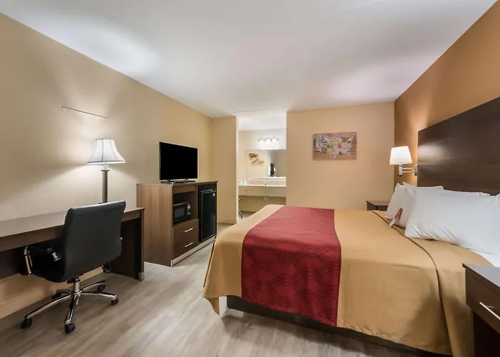 Vacation home: Econo Lodge Cullman South