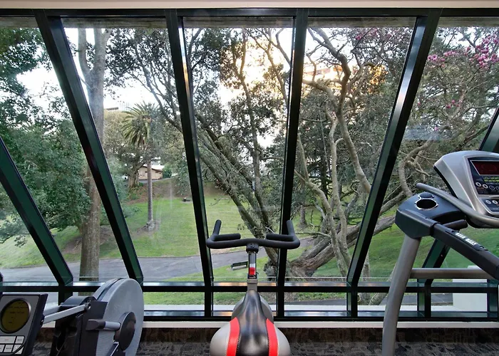 Parkside Hotel & Apartments