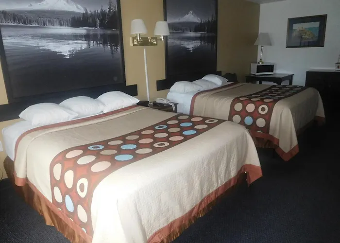Jacuzzi hotel: Super 8 By Wyndham Oroville
