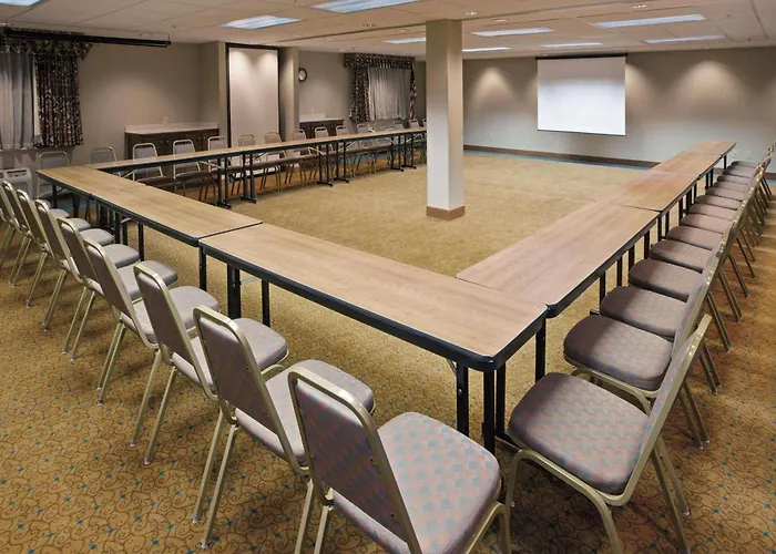 Airport Hotel: Country Inn & Suites By Radisson, Lansing, Mi