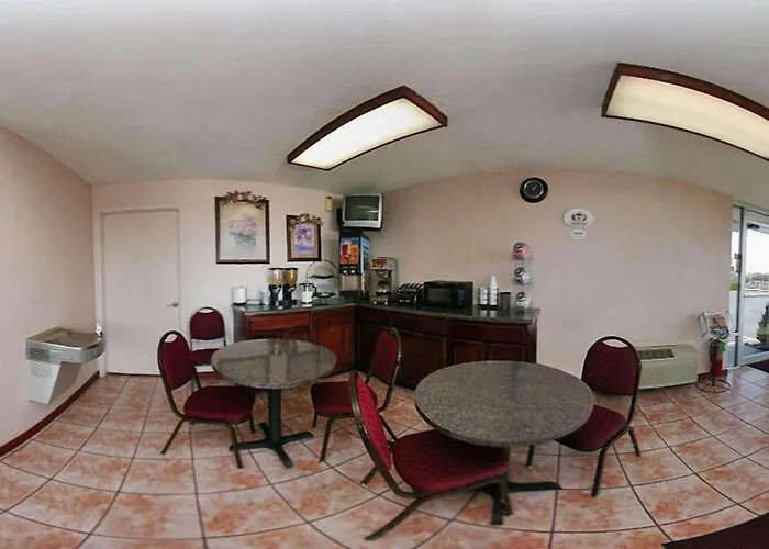 Super 8 By Wyndham Oklahoma Fairgrounds