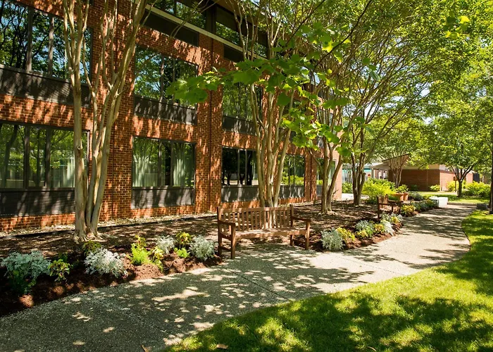 Boutique hotel only: Williamsburg Woodlands Hotel & Suites, An Official Colonial Williamsburg Hotel
