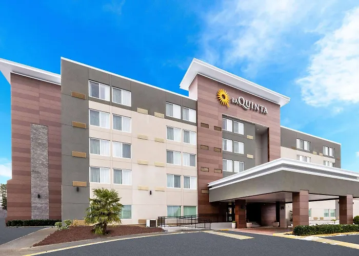 Hotels with a view La Quinta Inn By Wyndham Lynnwood