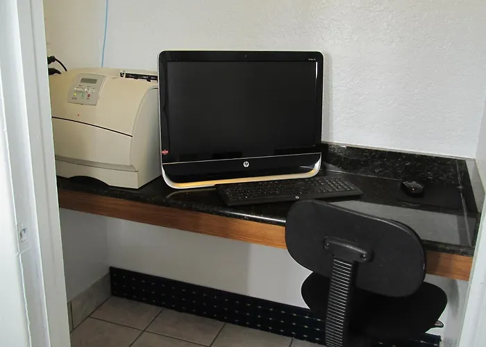 Super 8 By Wyndham Dumas Tx